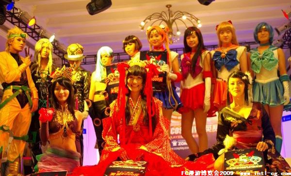 点击图片可在新窗口打开 全家福21.JPG